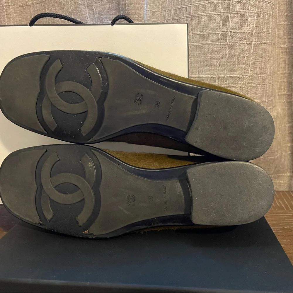 CHANEL Moss Green Loafers - Picture 4 of 9